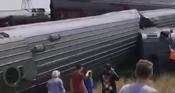 Движение поездов приостановили в Волгоградской области после схода вагонов