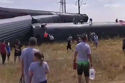 В РЖД подтвердили информацию о столкновении пассажирского поезда с грузовиком